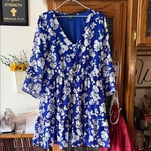 Robert Louis Blue and White Floral Long Sleeve Dress